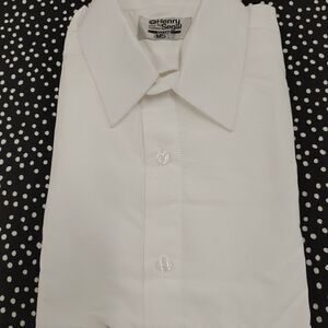 HENRY SEGAL WHITE FITTED MICROFIBER LAY DOWN COLLAR DRESS SHIRT.